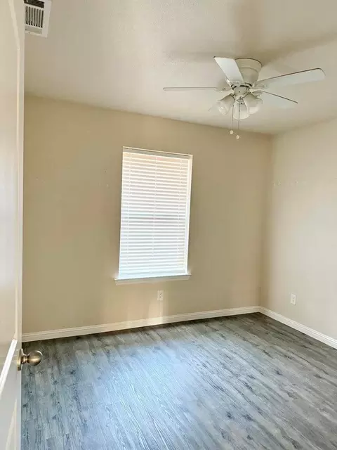 Bedroom - 1310 N Belmont Rd, Exeter, CA 93221 photo 3 of 3