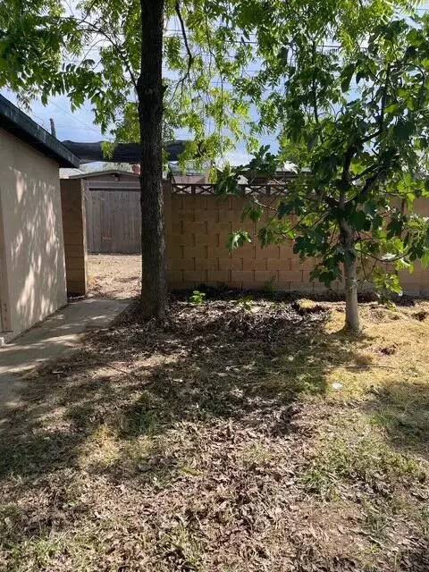 1433 E Sequoia Ave, Tulare, CA 93274 photo 9