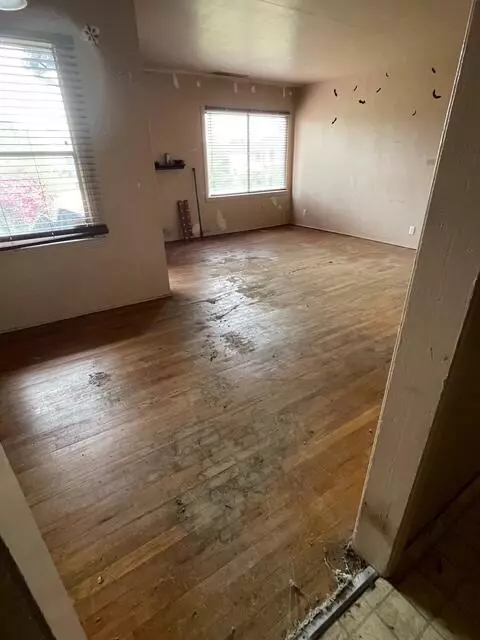 1433 E Sequoia Ave, Tulare, CA 93274 photo 3
