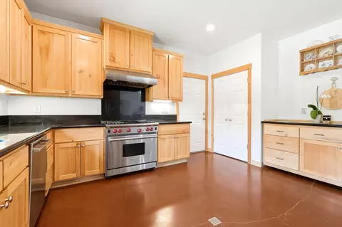 Kitchen - 39348 Dunlap Rd, Dunlap, CA 93621 photo 5 of 6