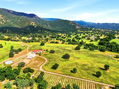View/Area - 39348 Dunlap Rd, Dunlap, CA 93621 photo 1 of 19