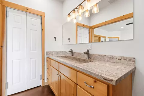 Bath - 39348 Dunlap Rd, Dunlap, CA 93621 photo 5 of 7