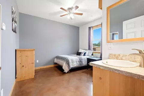 Bedroom - 39348 Dunlap Rd, Dunlap, CA 93621 photo 4 of 8