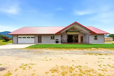 Exterior - 39348 Dunlap Rd, Dunlap, CA 93621 photo 9 of 25