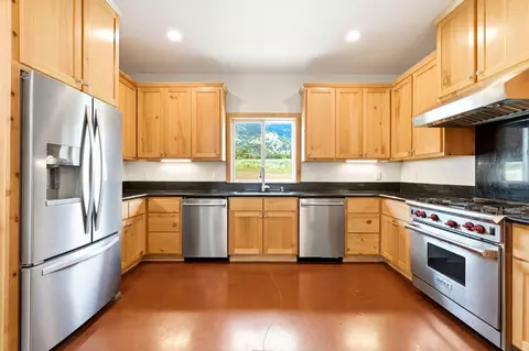 Kitchen - 39348 Dunlap Rd, Dunlap, CA 93621 photo 1 of 6