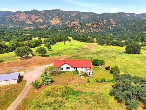 View/Area - 39348 Dunlap Rd, Dunlap, CA 93621 photo 5 of 19