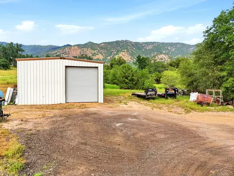 Exterior - 39348 Dunlap Rd, Dunlap, CA 93621 photo 4 of 25