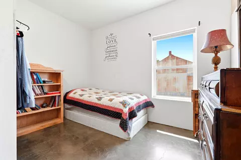 Bedroom - 39348 Dunlap Rd, Dunlap, CA 93621 photo 1 of 8