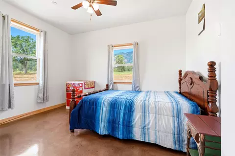 Bedroom - 39348 Dunlap Rd, Dunlap, CA 93621 photo 2 of 8