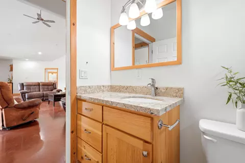 Bath - 39348 Dunlap Rd, Dunlap, CA 93621 photo 3 of 7