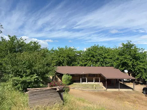 39569 Clover Ln, Yokuts Valley, CA 93675