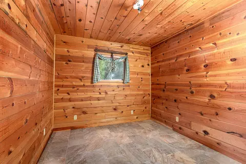 Bedroom - 47993 N Fork Dr, Three Rivers, CA 93271 photo 2 of 2