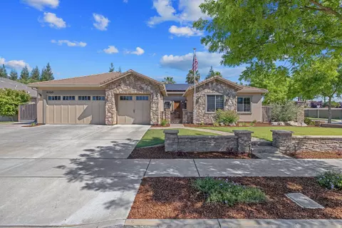 4020 W Lark Ave, Visalia, CA 93291