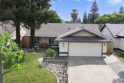 1136 N Atwood St, Visalia, CA 93291