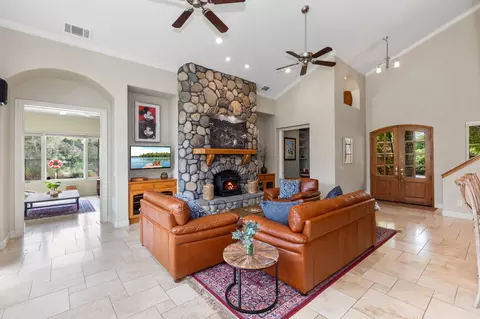 Living - 42000 N Fork Dr, Three Rivers, CA 93271 photo 3 of 4
