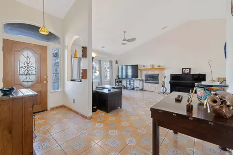 Entry Way - 3605 E School Ct, Visalia, CA 93292 photo 2 of 5