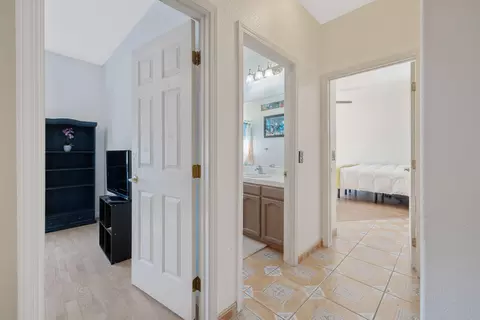 Entry Way - 3605 E School Ct, Visalia, CA 93292 photo 4 of 5