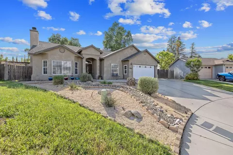 3605 E School Ct, Visalia, CA 93292