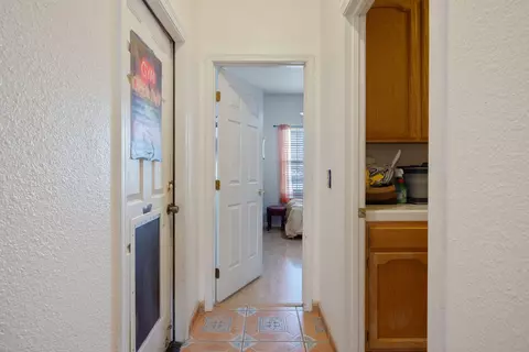 Entry Way - 3605 E School Ct, Visalia, CA 93292 photo 5 of 5