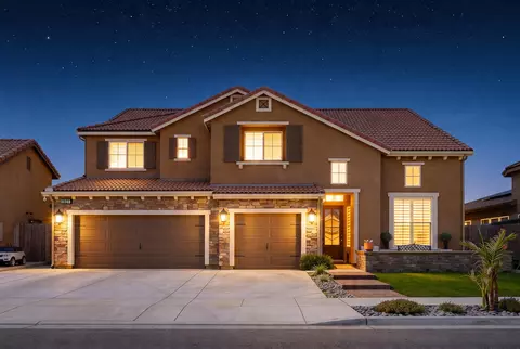 1621 W Sedona Ave, Visalia, CA 93291