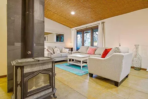 Living - 44879 Dinely Dr, Three Rivers, CA 93271 photo 3 of 3