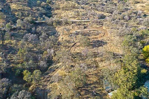 View/Area - 44879 Dinely Dr, Three Rivers, CA 93271 photo 3 of 5