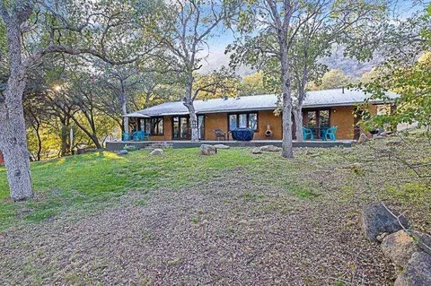 Exterior - 44879 Dinely Dr, Three Rivers, CA 93271 photo 14 of 19