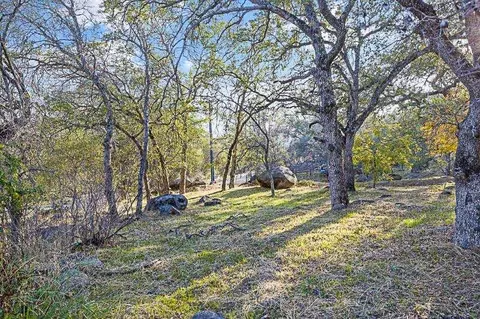 Exterior - 44879 Dinely Dr, Three Rivers, CA 93271 photo 11 of 19