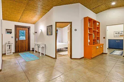 Entry Way - 44879 Dinely Dr, Three Rivers, CA 93271 photo 2 of 6
