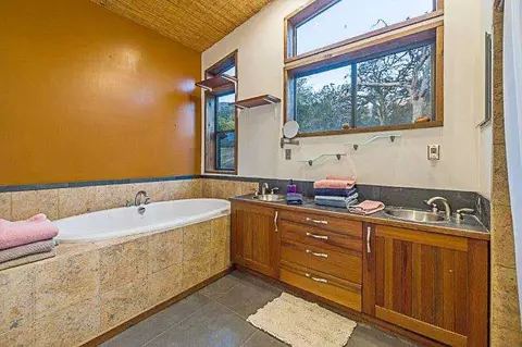 Bath - 44879 Dinely Dr, Three Rivers, CA 93271 photo 3 of 3
