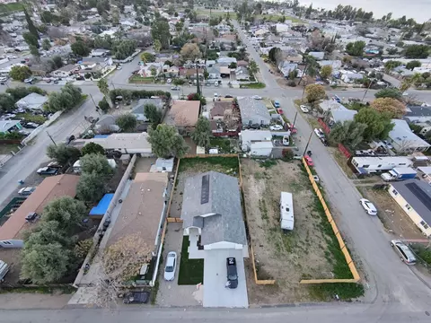 S Walls Street, Lake Elsinore, CA 92530