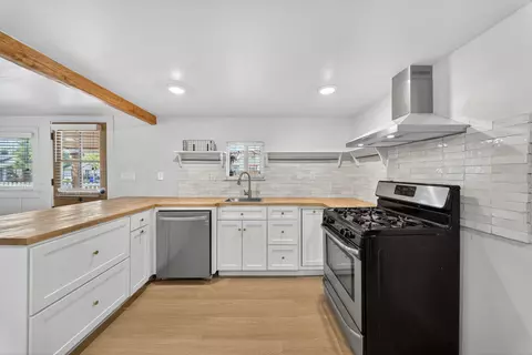 Kitchen - 359 N Quince, Exeter, CA 93221 photo 3 of 5