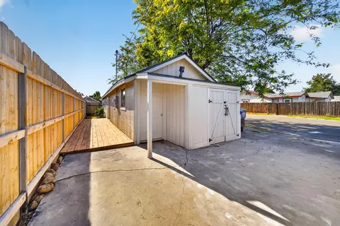 Exterior - 359 N Quince, Exeter, CA 93221 photo 4 of 7