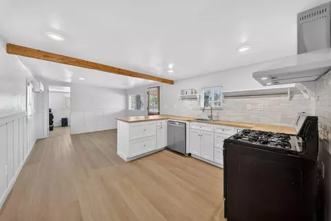 Kitchen - 359 N Quince, Exeter, CA 93221 photo 5 of 5