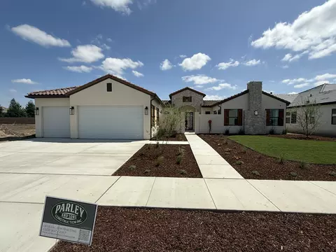 2624 N Leila St, Visalia, CA 93291