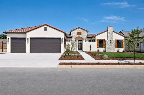 2624 N Leila St, Visalia, CA 93291