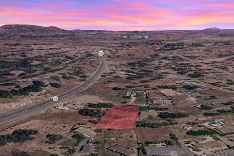 2534 Holmquist Ln, Valley Springs, CA 95252