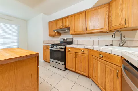 Kitchen - 797 Elderwood Ln, Lemoore, CA 93245 photo 1 of 3