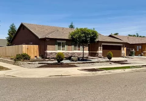 Exterior - 4130 E Stapp Ave, Visalia, CA 93292 photo 2 of 5