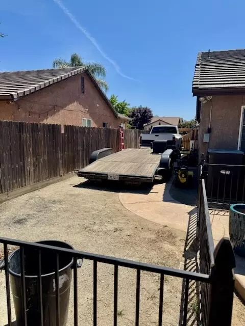 Exterior - 4130 E Stapp Ave, Visalia, CA 93292 photo 2 of 4