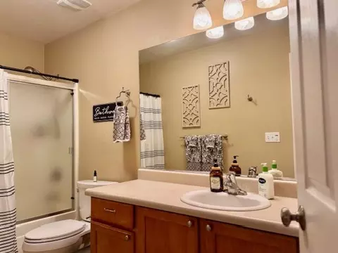 Bath - 4130 E Stapp Ave, Visalia, CA 93292 photo 3 of 3