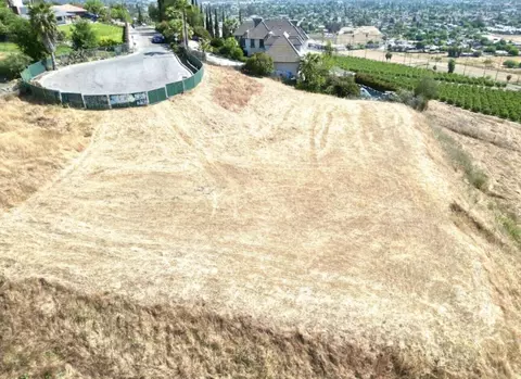 1485 N Highland Dr, Porterville, CA 93257