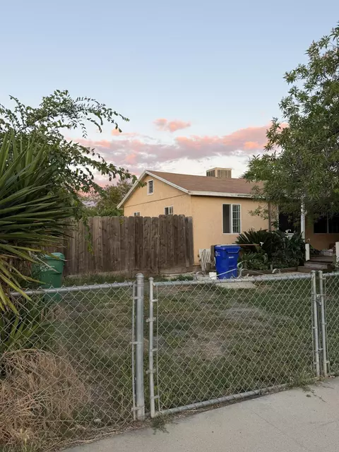 296 S H St, Porterville, CA 93257