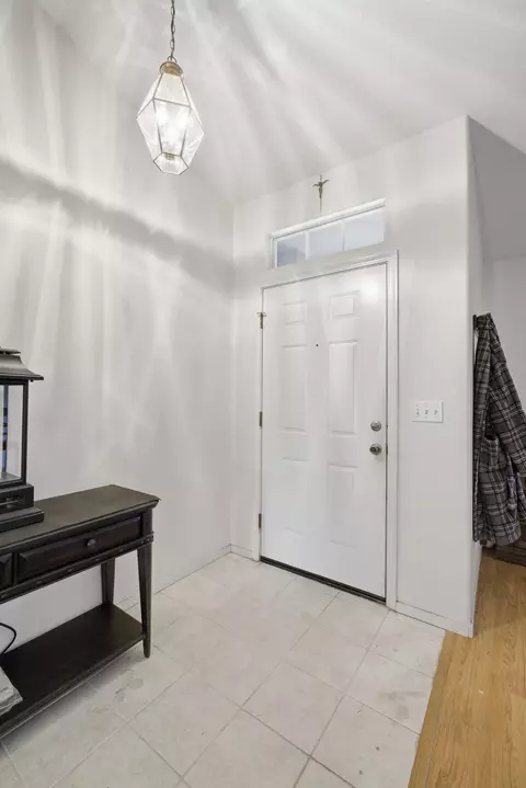 Entry Way - 719 E Ferguson Ave, Visalia, CA 93292 photo 1 of 2