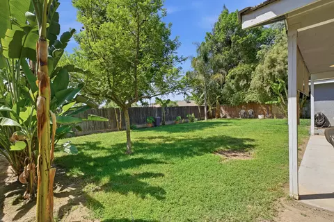 Exterior - 719 E Ferguson Ave, Visalia, CA 93292 photo 4 of 7