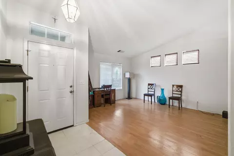 Entry Way - 719 E Ferguson Ave, Visalia, CA 93292 photo 2 of 2
