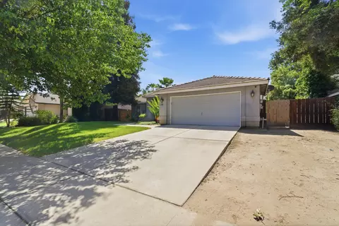 Exterior - 719 E Ferguson Ave, Visalia, CA 93292 photo 2 of 7