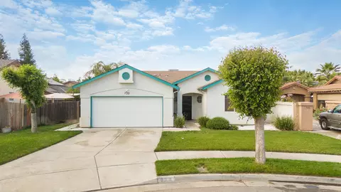 722 W Marilyn Ct, Farmersville, CA 93223