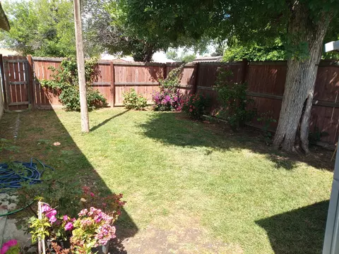 Exterior - 321 N Orange Ave, Exeter, CA 93221 photo 10 of 12
