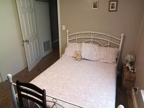 Bedroom - 321 N Orange Ave, Exeter, CA 93221 photo 1 of 3
